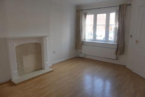 3 bedroom semi-detached house to rent, Dearnalay Way, Oldham OL9