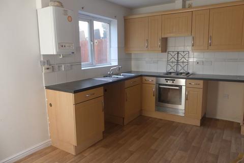 3 bedroom semi-detached house to rent, Dearnalay Way, Oldham OL9