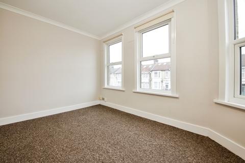 2 bedroom apartment to rent, Grove Green Road, Leyton