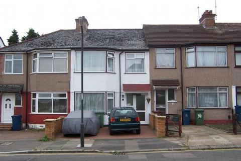 3 bedroom terraced house to rent, Crofts Road, HARROW HA1