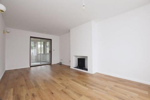 36 Balmoral Road, Salisbury, SP1 3PX