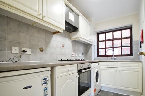 3 bedroom terraced house to rent, Buckingham MK18