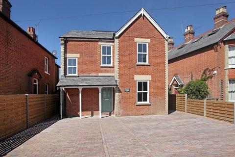 5 bedroom detached house to rent, Kennel Ride, Ascot