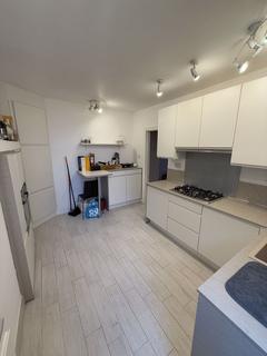 3 bedroom apartment to rent, West End Lane, London