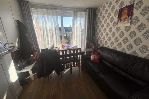 3 bedroom terraced house to rent, 3 Bedroom house to let in Northolt