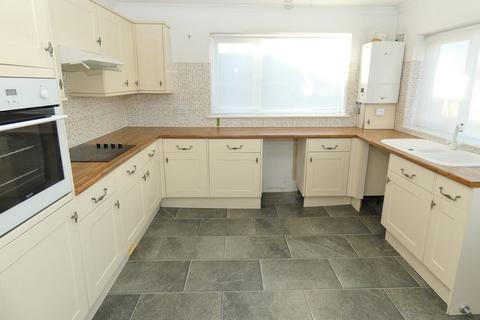 2 bedroom bungalow to rent, St Johns Drive