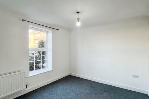 4 bedroom terraced house to rent, Beaufort square, pengam green