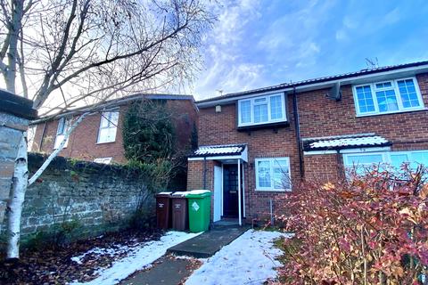 2 bedroom terraced house to rent, Nuthall Road, NG8