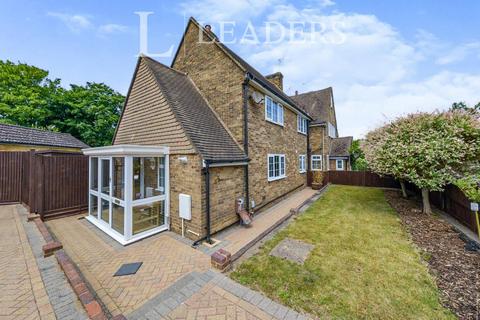 3 bedroom end of terrace house to rent, Lockley Crescent