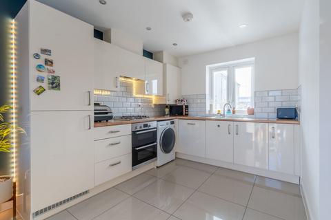 6 Arable Place, Bishops Cleeve, Cheltenham, GL52 8PT