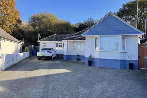 2 bedroom bungalow for sale, Hamble Road, Poole BH15