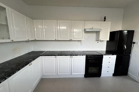 5 bedroom semi-detached villa to rent, Bennochy Road, Kirkcaldy