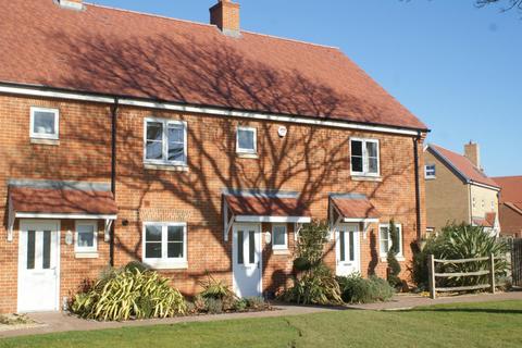 3 bedroom terraced house to rent, Skylark Avenue, Emsworth