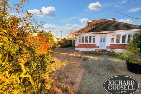 3 bedroom detached bungalow for sale, CHRISTCHURCH TOWN CENTRE