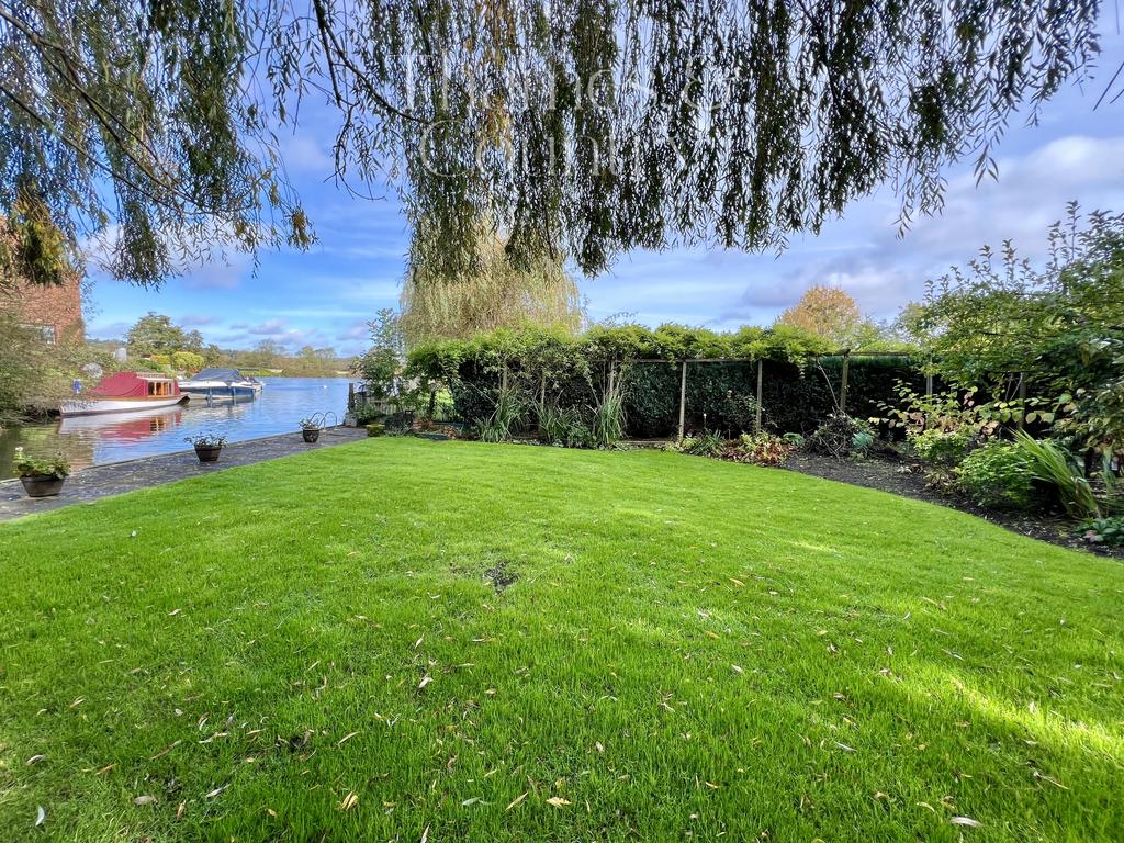 Thames View