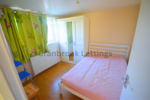 1 bedroom flat to rent, Ilford, IG6