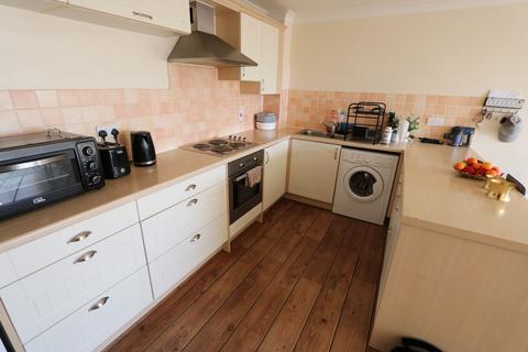 2 bedroom flat to rent, Anchor Court, Grays