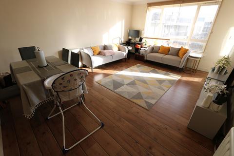 2 bedroom flat to rent, Anchor Court, Grays