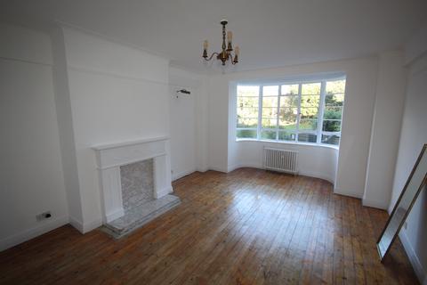 2 bedroom flat to rent, FURZE HILL, BRIGHTON