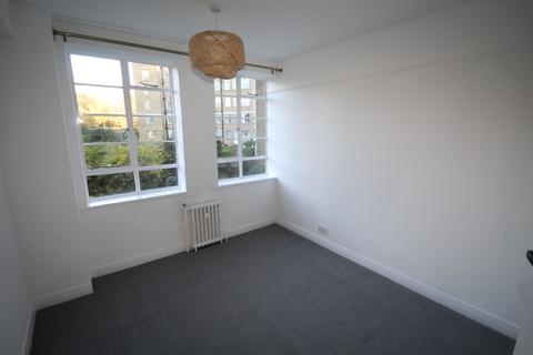 2 bedroom flat to rent, FURZE HILL, BRIGHTON