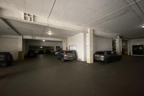 Garage to rent, Renfrew Street, Glasgow, G3