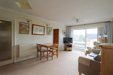 2 bedroom flat for sale, Oakley Avenue, Ealing Common, London