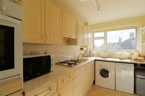 2 bedroom flat for sale, Oakley Avenue, Ealing Common, London