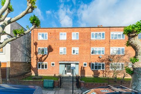 1 bedroom flat for sale, Gowrie Road, London, SW11