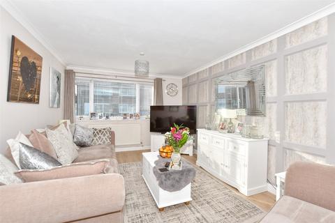 14 Dove Close, Hythe, CT21 6RB