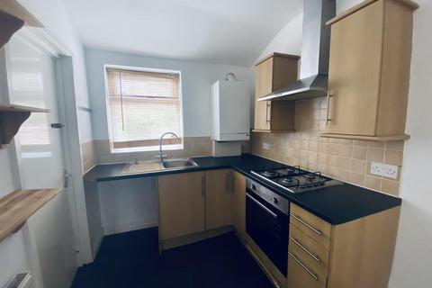 2 bedroom terraced house to rent, Dalton Avenue, Manchester M14