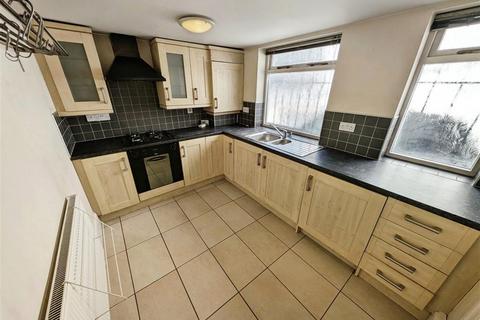 2 bedroom flat to rent, Haydn Road, Sherwood, Nottingham, NG5 2LG