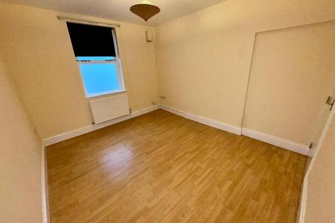 2 bedroom flat to rent, Haydn Road, Sherwood, Nottingham, NG5 2LG