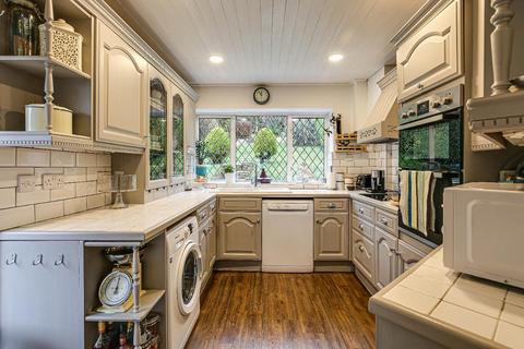 3 bedroom semi-detached house for sale, Hyde Road, Sanderstead, Surrey, CR2 9NQ