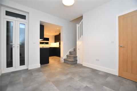 2 bedroom terraced house to rent, Watcombe Road, Londons, SE25