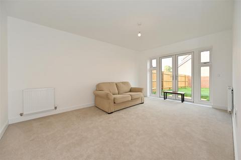 4 bedroom house to rent, Steeple Chase Way, Fontwell