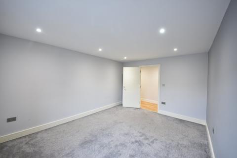 1 bedroom apartment for sale, Treadaway Hill, Loudwater, High Wycombe, Buckinghamshire, HP10