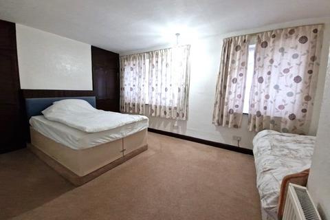 2 bedroom semi-detached house for sale, 2/3 bedroom Semi-detached house for sale, Northolt