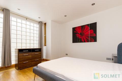 4 bedroom terraced house to rent, Bendall Mews, London NW1