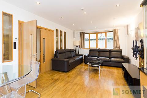 4 bedroom terraced house to rent, Bendall Mews, London NW1