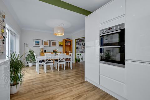 149 Elmbridge Avenue, Surbiton, KT5 9HE