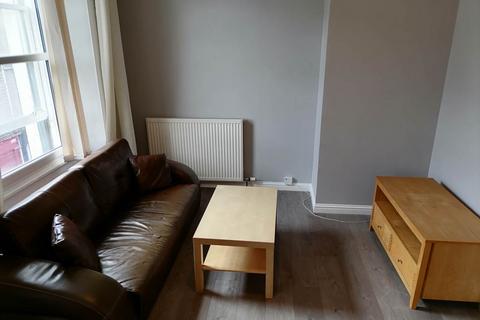 2 bedroom flat to rent, 3D King Street, ,