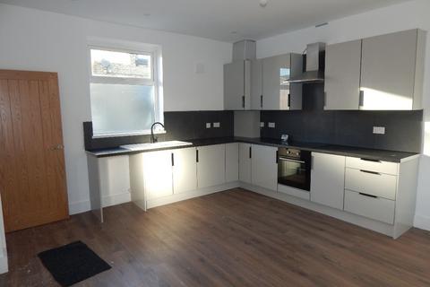 2 bedroom terraced house to rent, Park Street, Heckmondwike