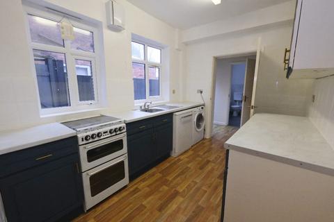 2 bedroom terraced house to rent, Reddicap Heath Road, Sutton Coldfield