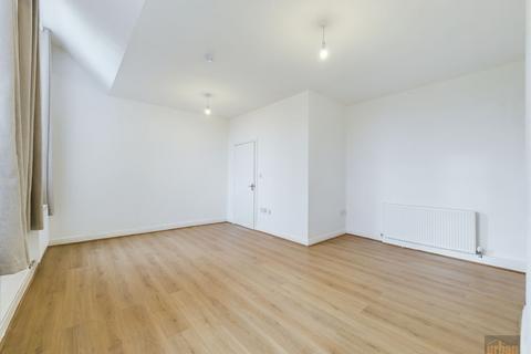 2 bedroom apartment to rent, Oakhouse Park, Walton