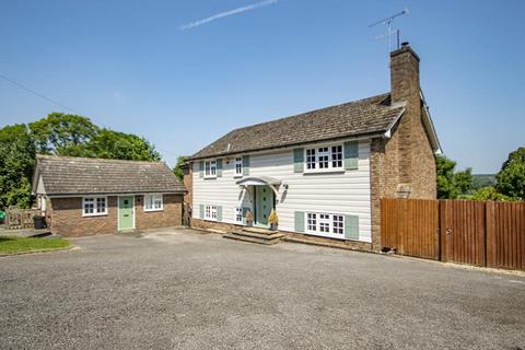 4 bedroom detached house to rent, Wantage Road, Reading RG8