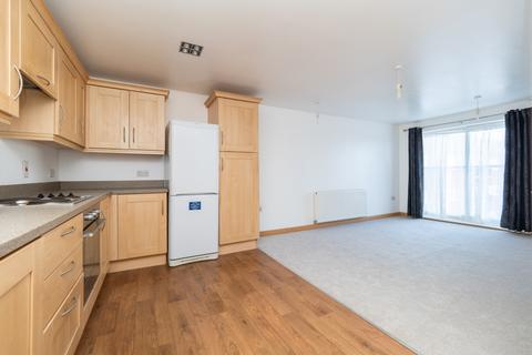 2 bedroom apartment to rent, Manor Road, Wallington SM6