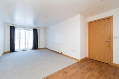 2 bedroom apartment to rent, Manor Road, Wallington SM6