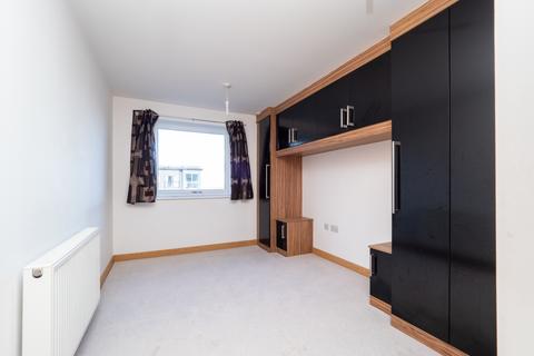 2 bedroom apartment to rent, Manor Road, Wallington SM6