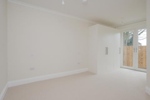 2 bedroom apartment for sale, Blenheim Road, London SW20