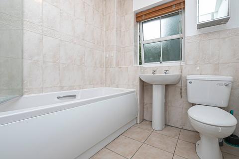 8 Tewkesbury Close, Loughton, IG10 3NT